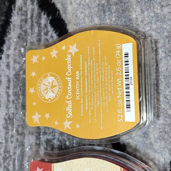 SCENTSY BRING-BACK-MY-BAR GO-GO-GOJI & SALTED CARAMEL CUPCAKE WAX BARS BUNDLE - Picture 3 of 6